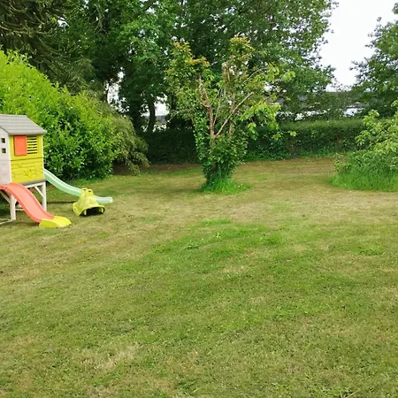 Avec Jardin Apartment